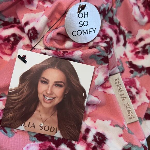 Thalia Sodi Washed Poppy Cami Shorts Set - Picture 5 of 5